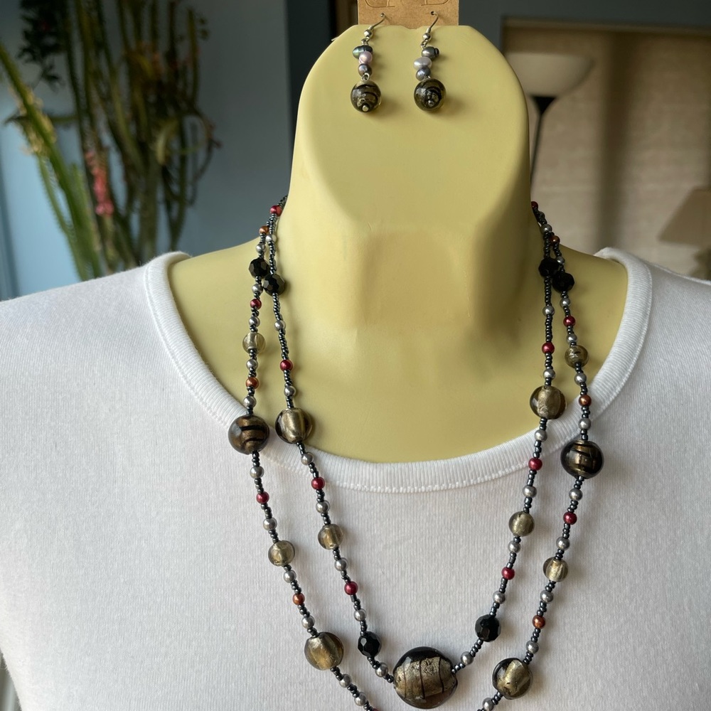 Premier Designs necklace and earrings